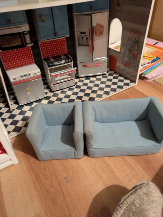 Casa de bonecas usada