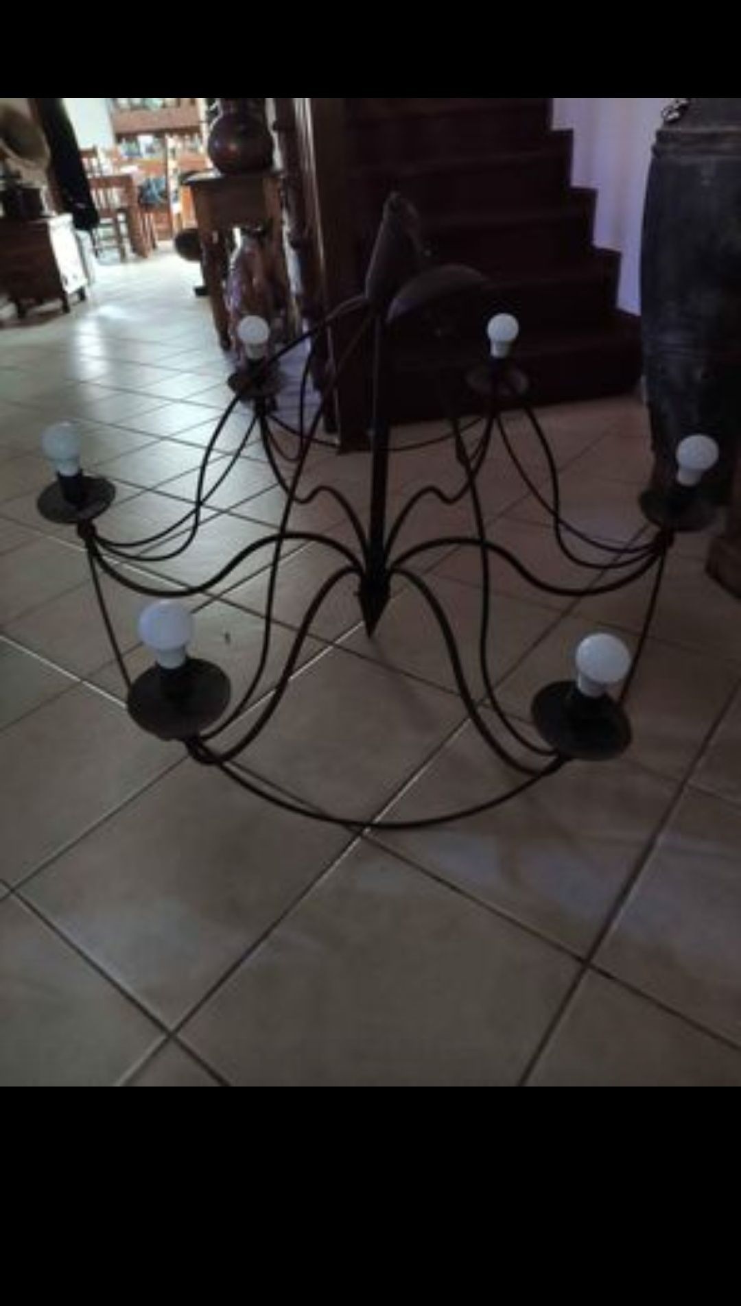 Candeeiro/ candelabro forjado de grandes dimensões. Lindíssimo