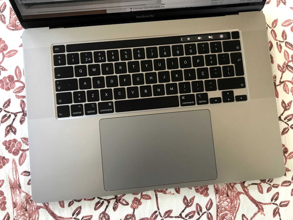 Macbook Pro 16" (2019)