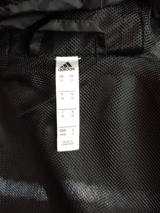 Куртка Adidas в хорошем состоянии