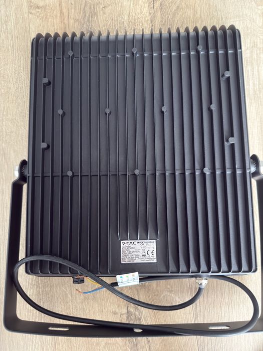Naświetlacz LED 200W 160lm/W czarny - VT-302