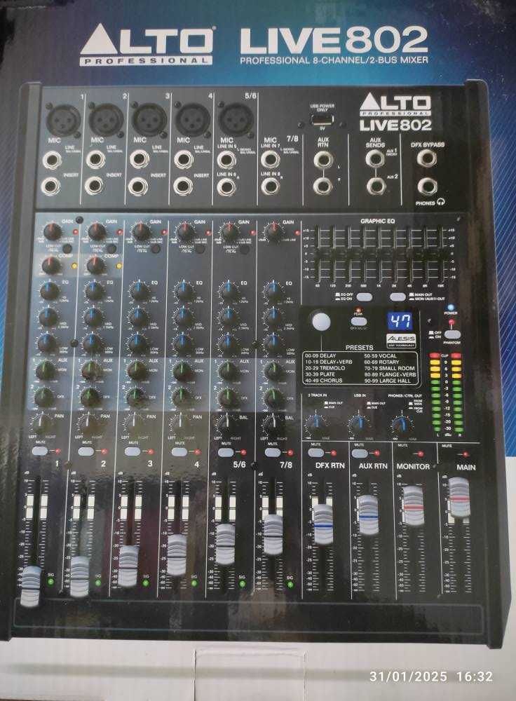 Mesa de mistura analógica Alto LIVE 802 - como nova (usada 3 vezes)