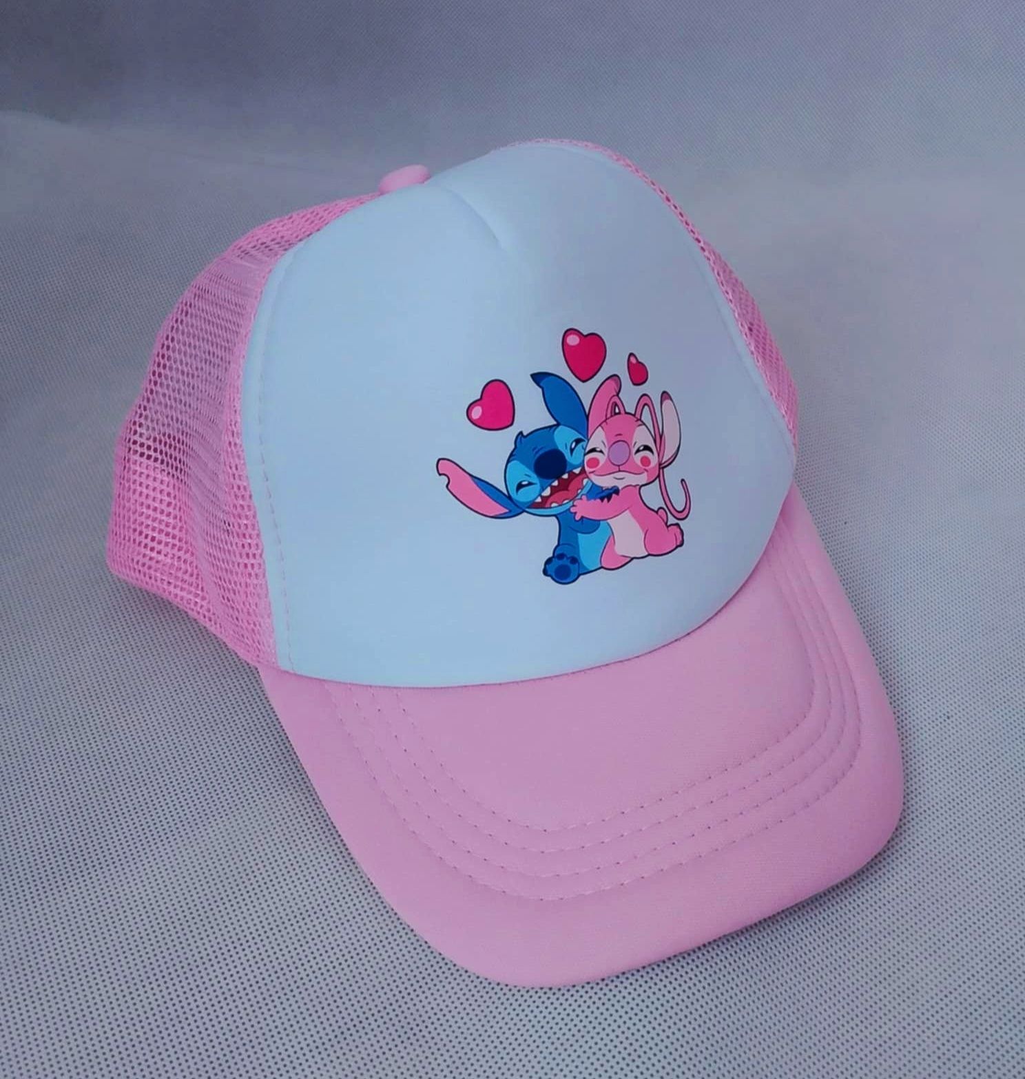 Dziewczęca czapka z daszkiem z postaciami z bajki Lilo i Stich