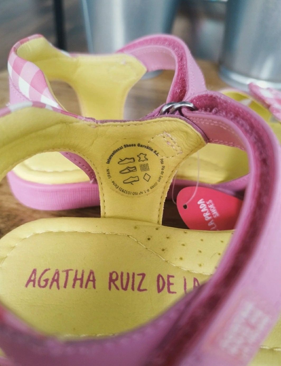 Agatha Ruiz de la Prada sandały skóra naturalna rozmiar 32 ecco