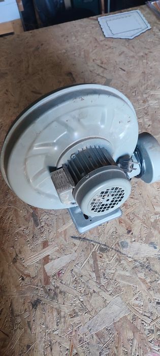 витяжний вентилятор