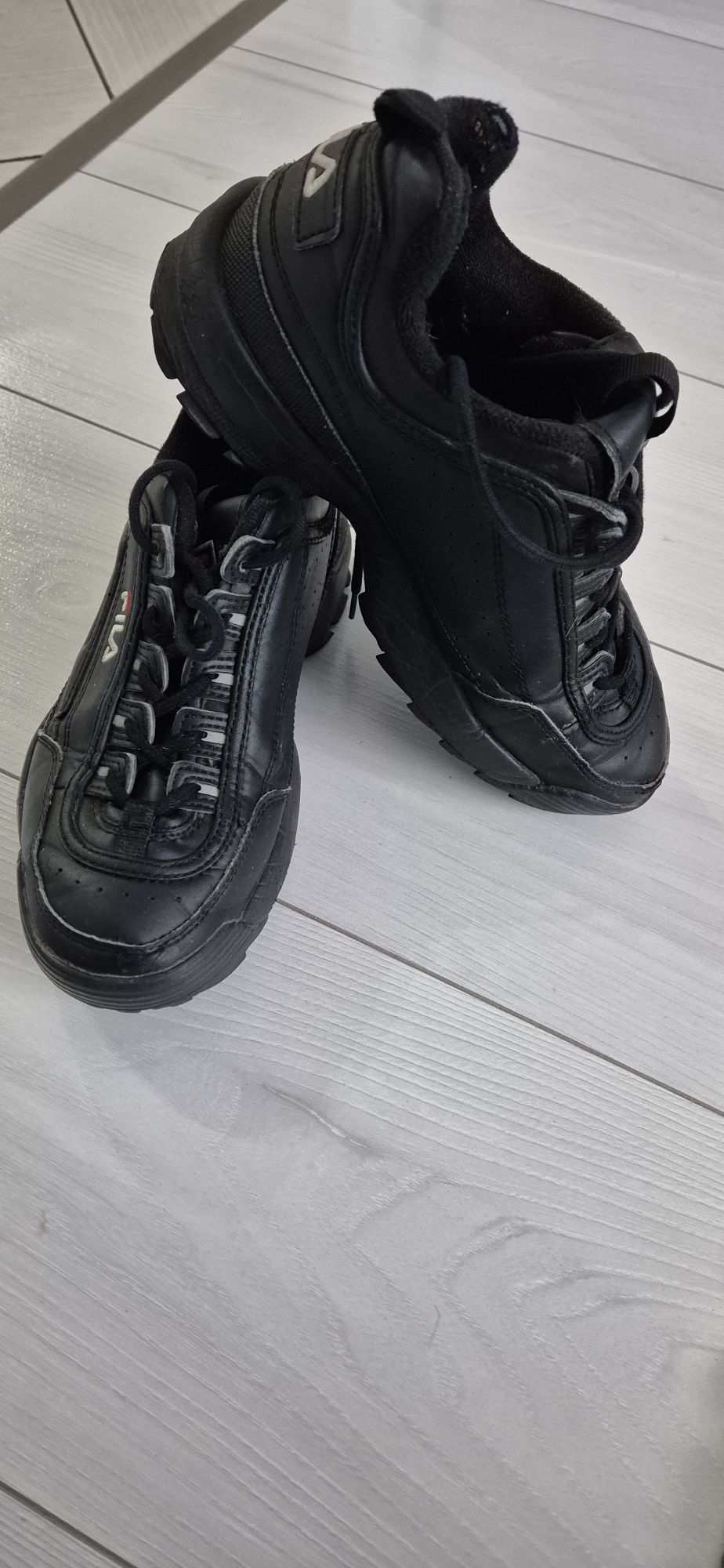 Sprzedam buty damskie Fila