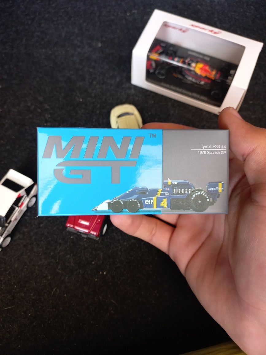 Tyrrell P34 formula 1 com 6 rodas Mini GT