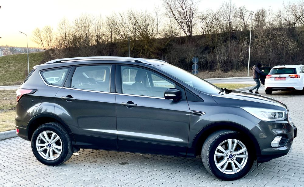 Ford Kuga 18p avtomat