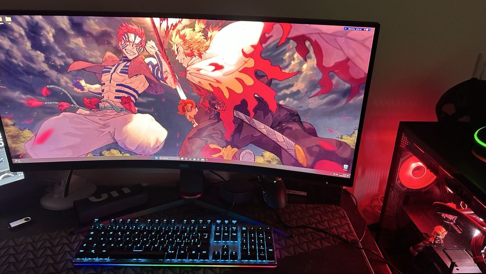 Pc, tela e roto e fone