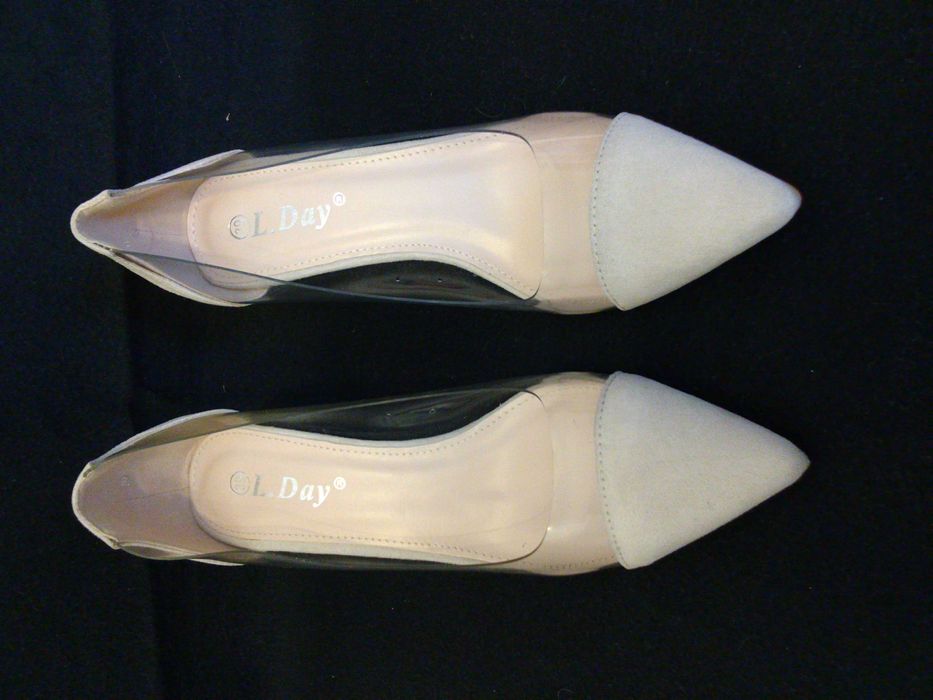 Nowe transparentne szpilki r. 39