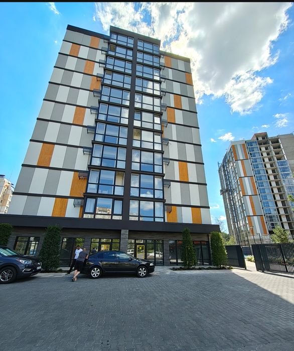 Вишневе. Європейська 32 В . Фасад. Вітрина . Приміщення S-42кв.м