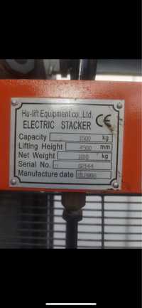 stacker eletrico
