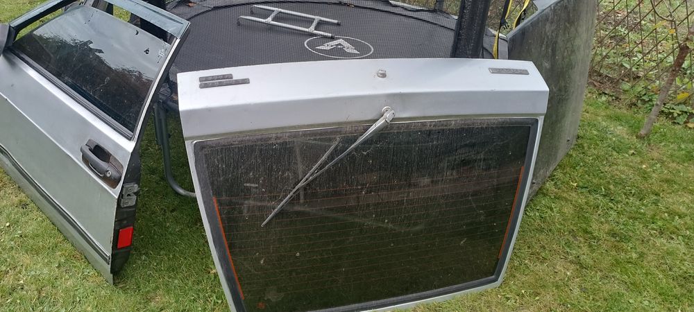 Продам кузовні деталі ваз лада.