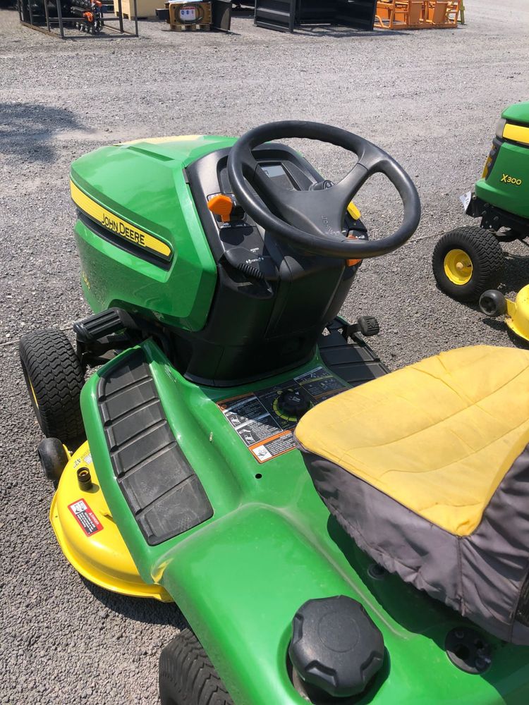 Газонокосарка трактор JohnDeere X300