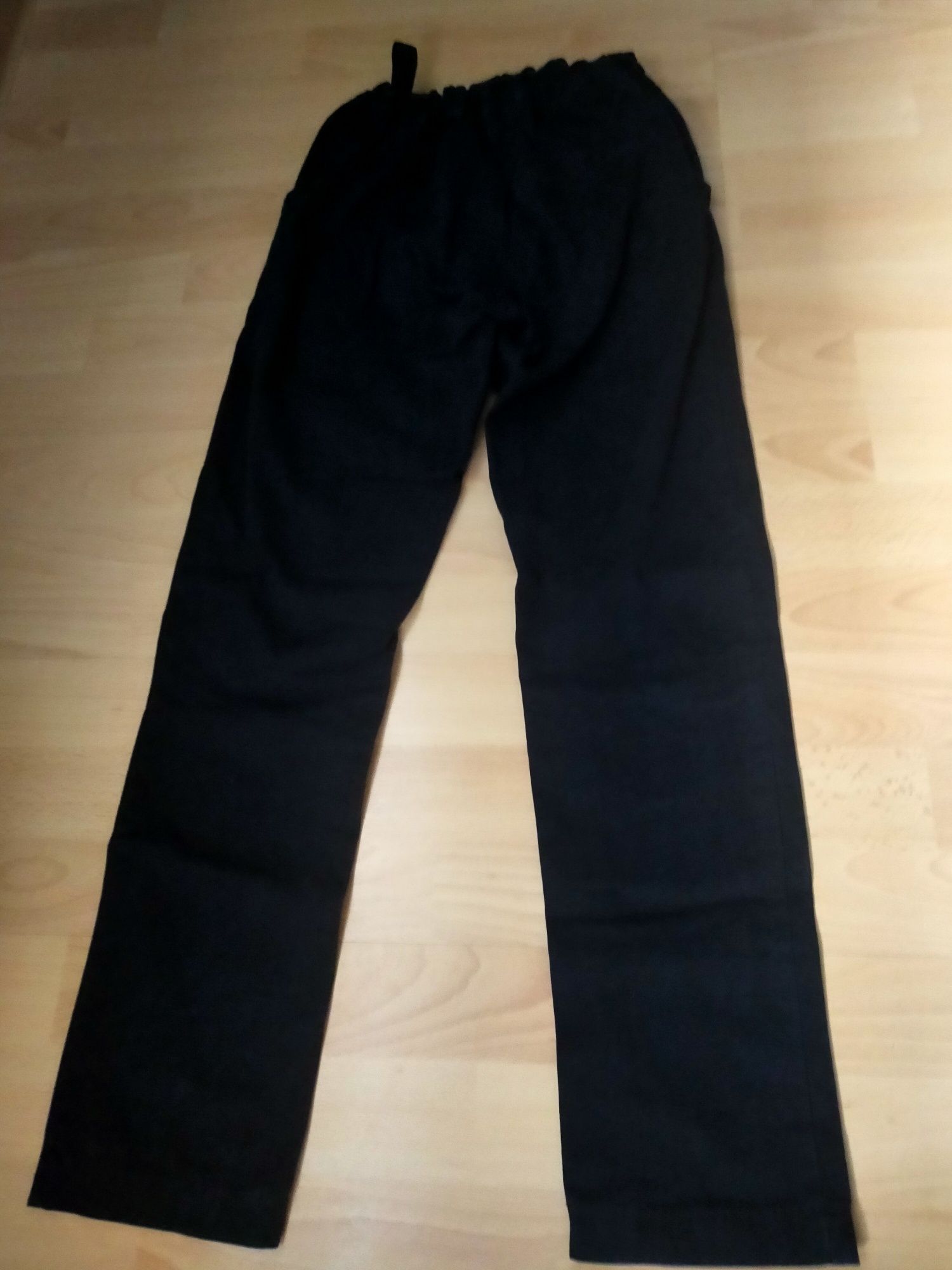 Spodnie rozm. 152