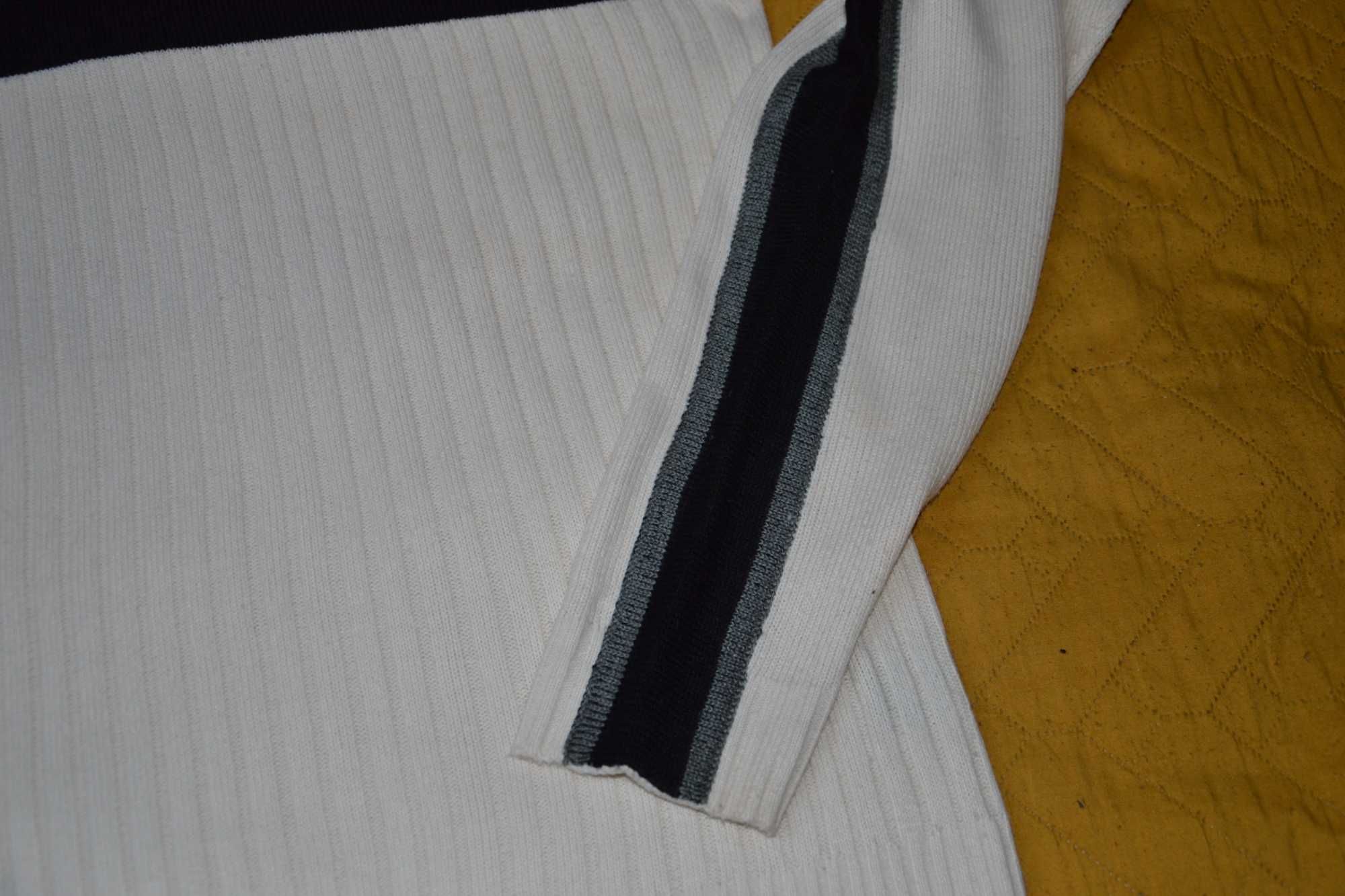 Sweter męski z czarnymi elementami
