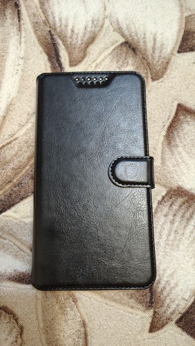 Продам новий чохол-книжку на Motorola Z4