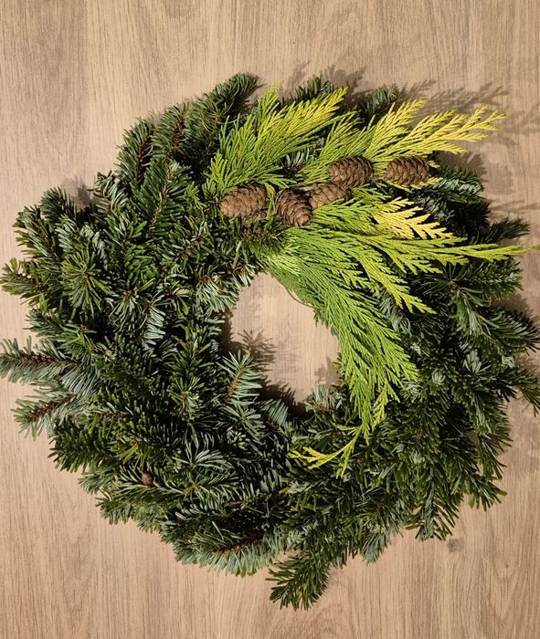 Zbieram zamówienia na wianki z żywej jodły , sosny.