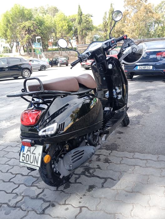 Vendo scooter 125 como nova