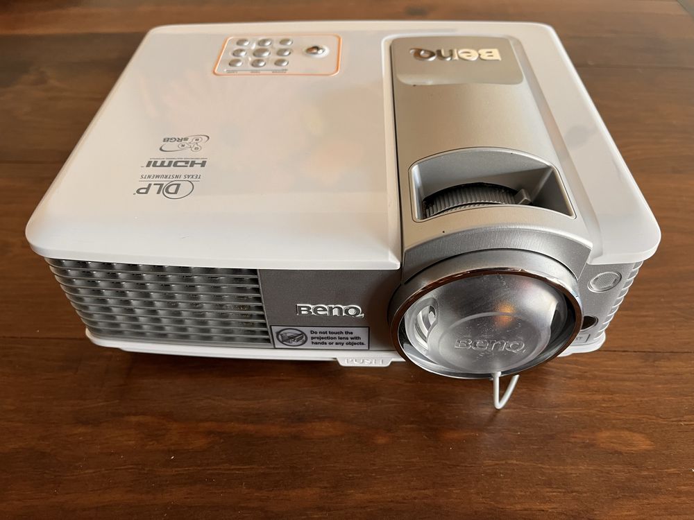 Projetor de cinema BenQ MP515 ST com comando
