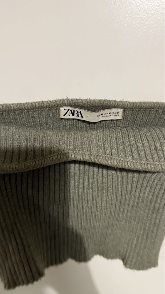 Conjunto Zara canelado verde seco (top + bolero)