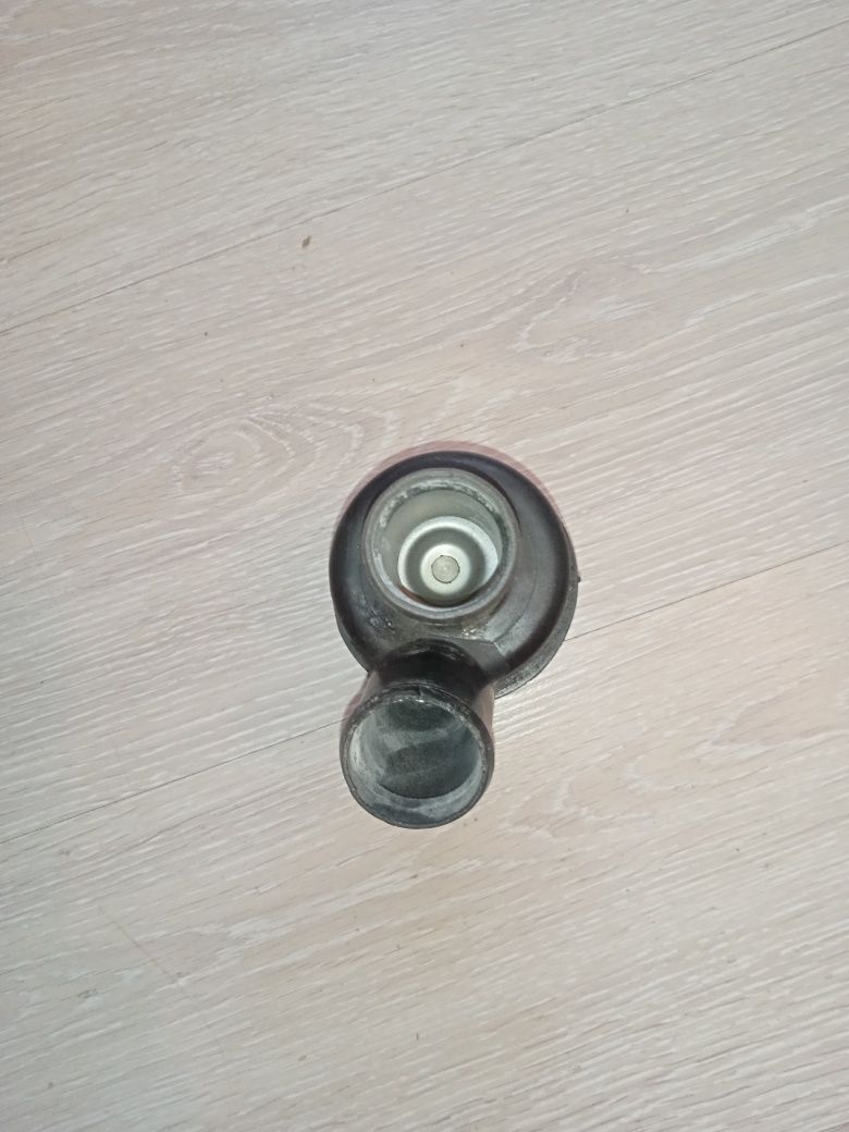 Termostat z obudową