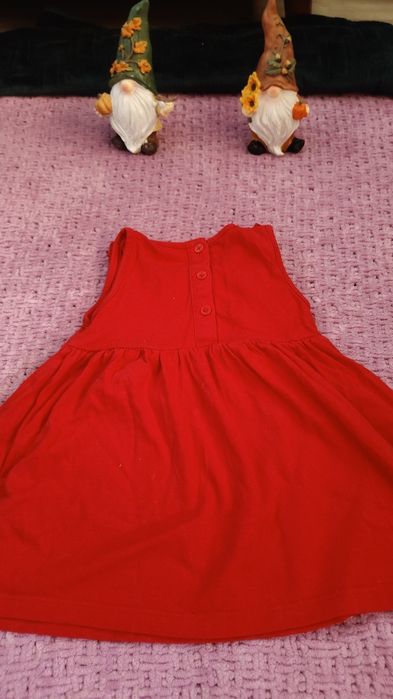 Sprzedam sukienkę w rozmiarze 68