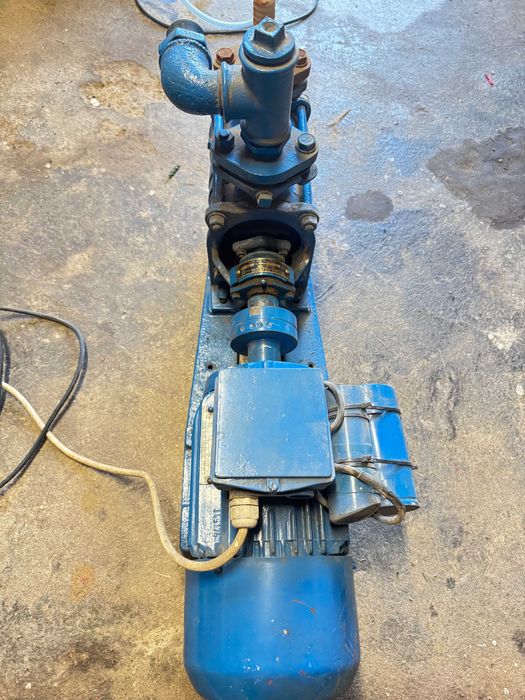 Kompletna pompa hydroforowa z silnikiem 230V