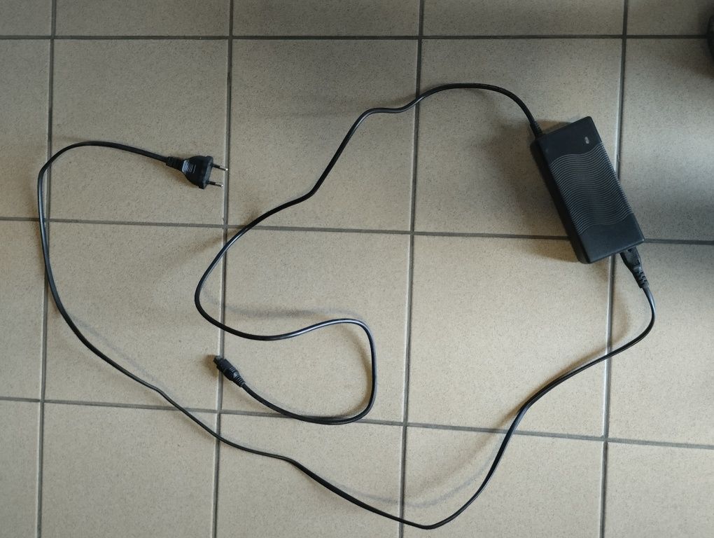 deskorolka elektryczna skymaster z głośnikiem bluetooth
