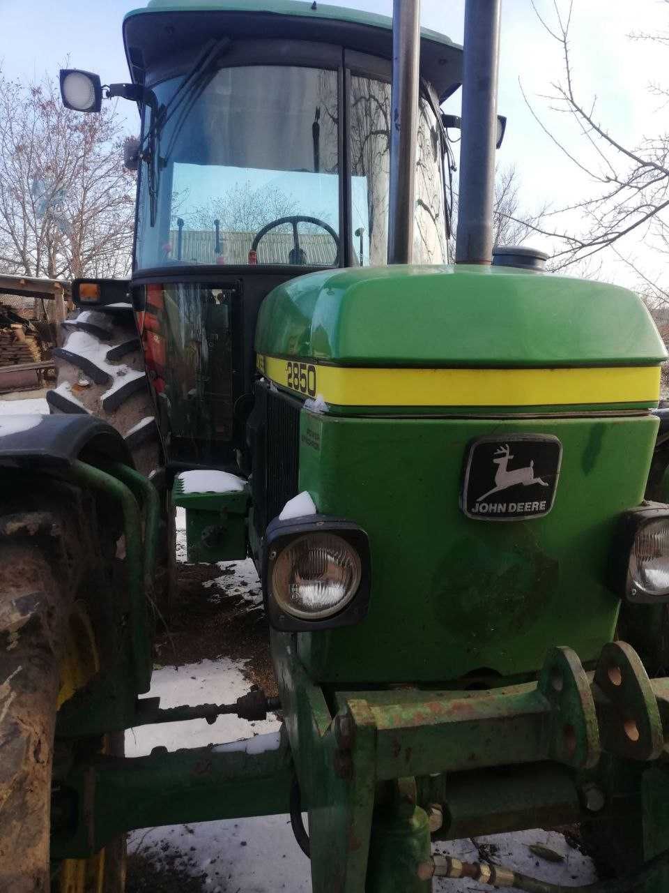 Трактор John Deere 2850 1992