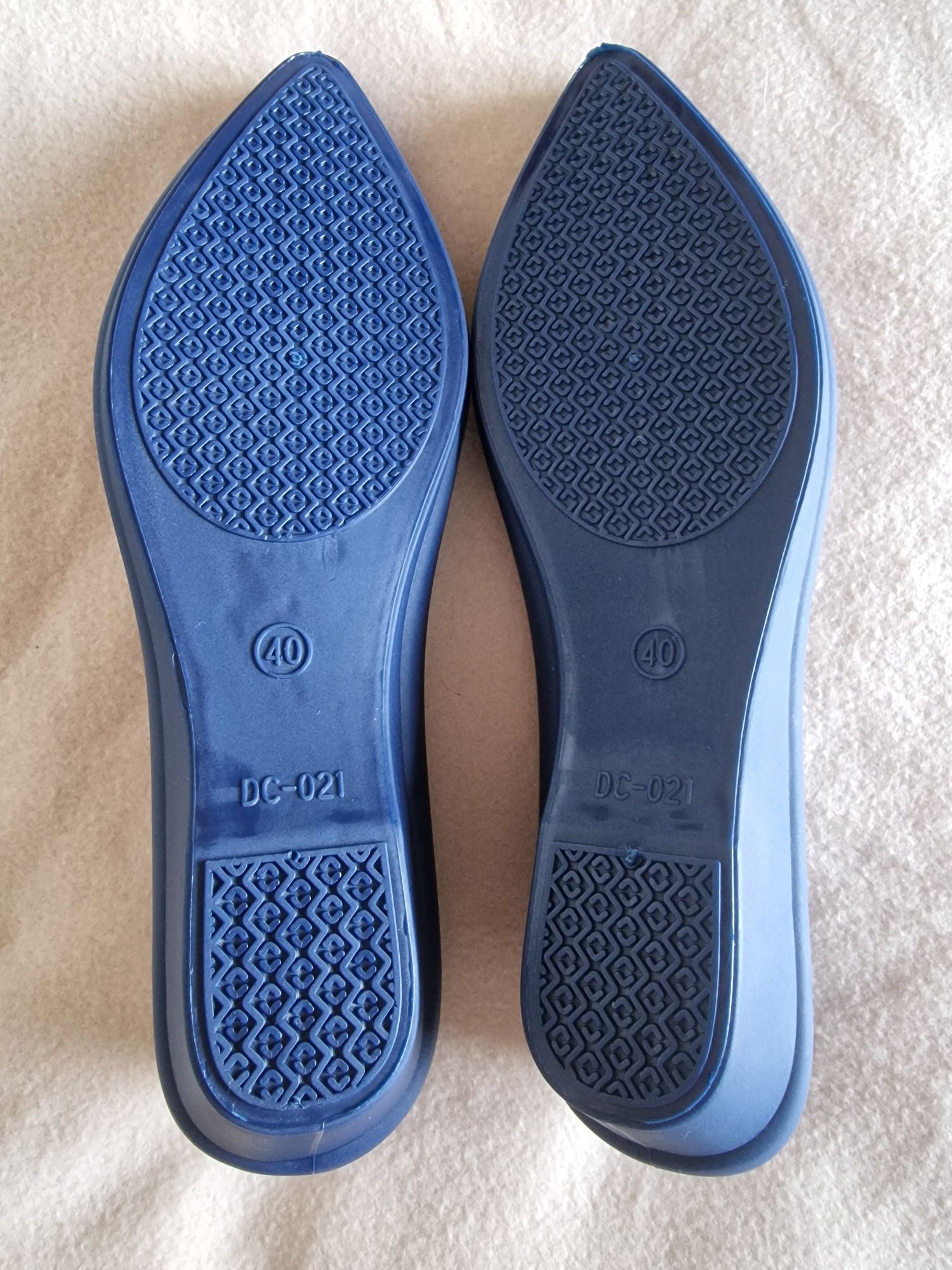 Sapatos Azuis Ponta Fina PVC Antiderrapantes Salto Alto