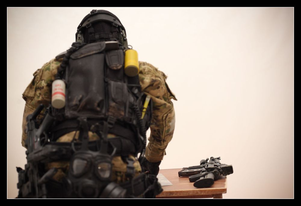 Figurka 1/6 « Operator GROM Multi-Cam OPS».