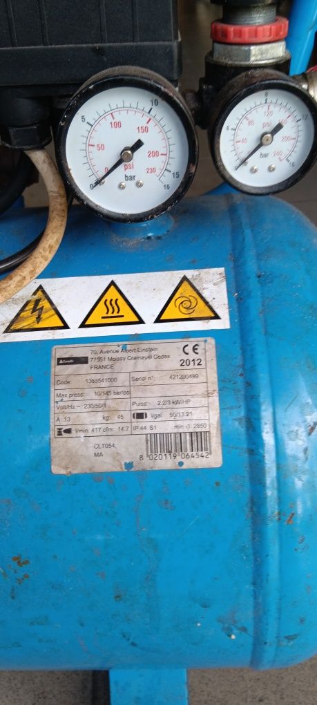 Compressor 50 L marca CompAir