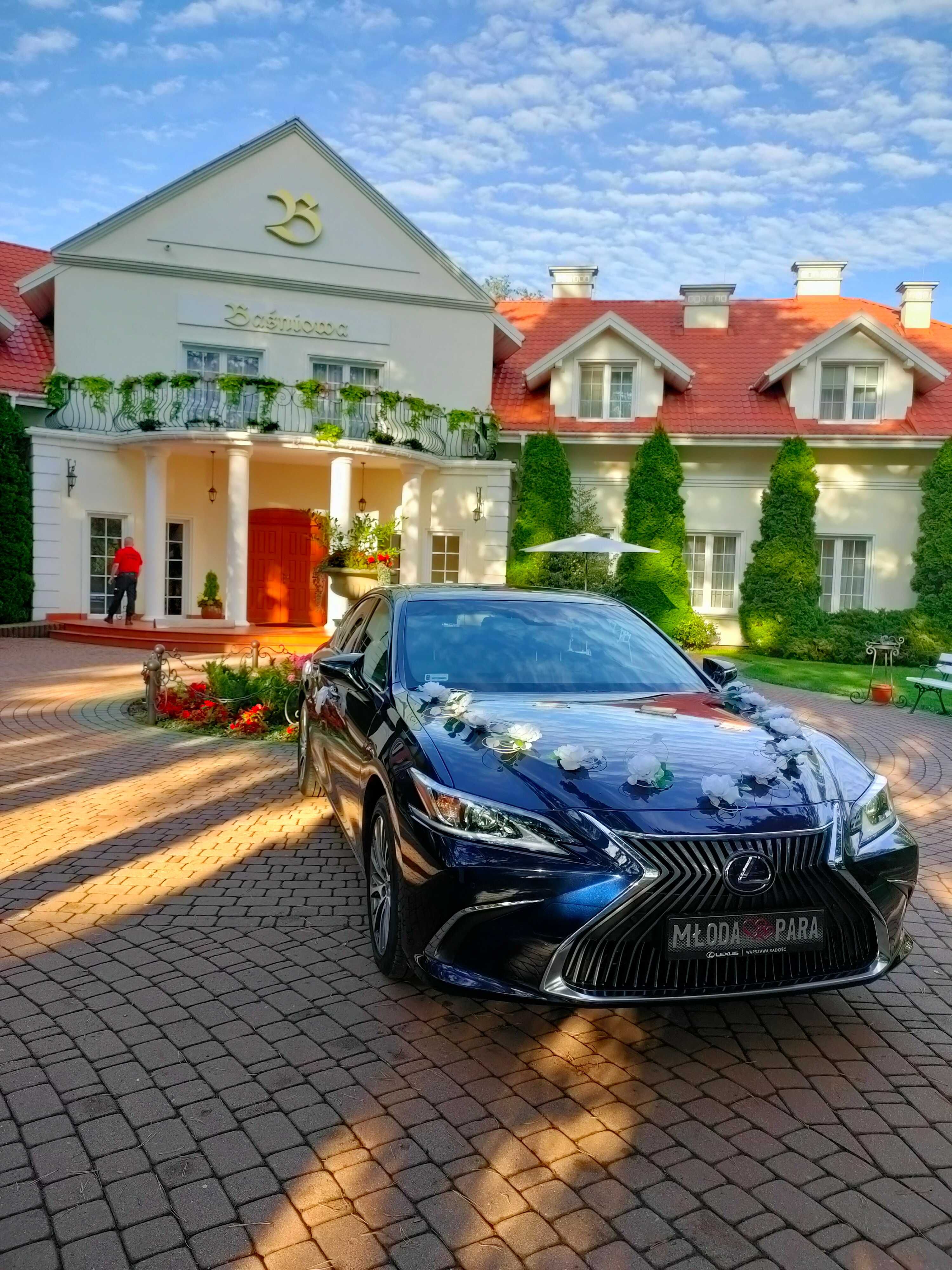 Samochód do ślubu/Auto/Wesele/Najnowsza limuzyna LEXUS ES 300H