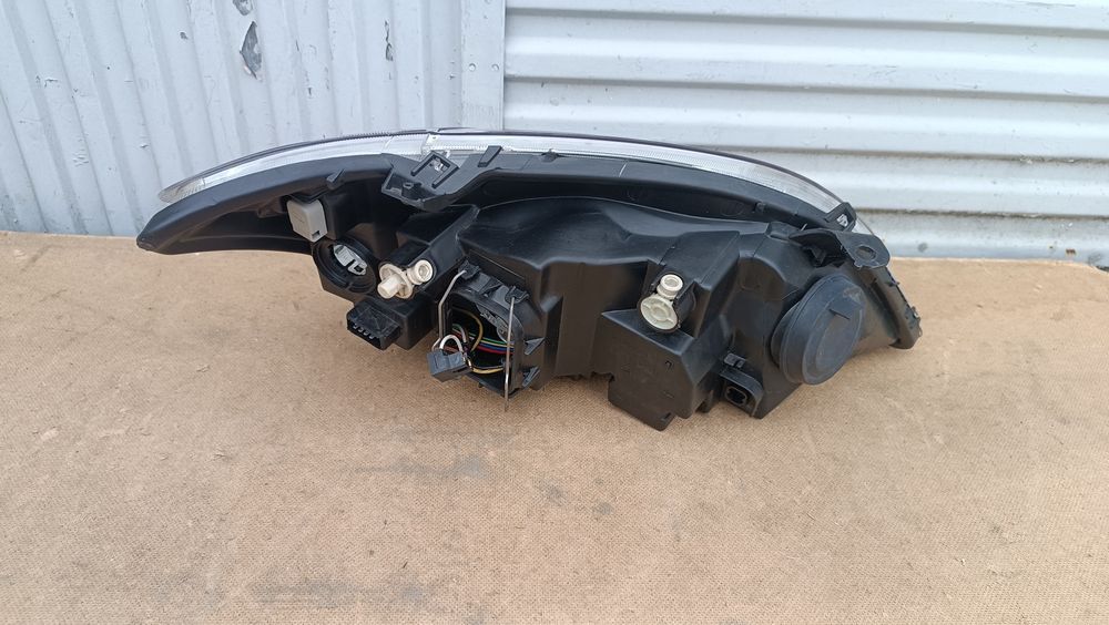 Vendo farol esquerdo de Toyota Corolla E12 ano 2001/09