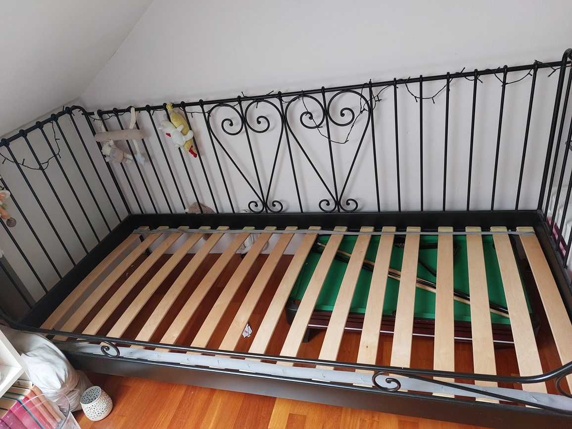 Piękne ozdobne łóżko IKEA
