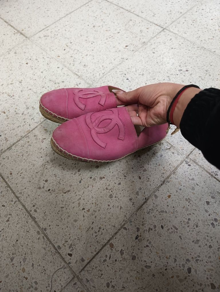 Piękne espadryle Chanel Skórzane
