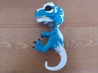 figurka interaktywna dinozaur WoWWee Fingerlings Untamed Ironjaw blue