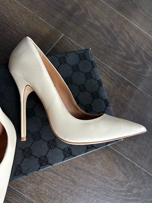 Szpilki Kazar skora naturalna