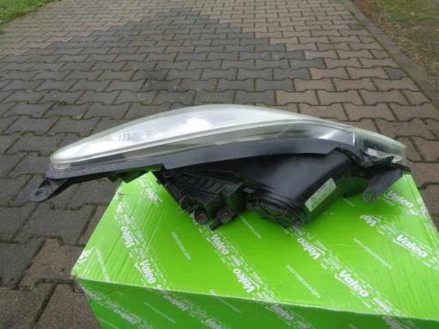 lampa przednia opel corsa D