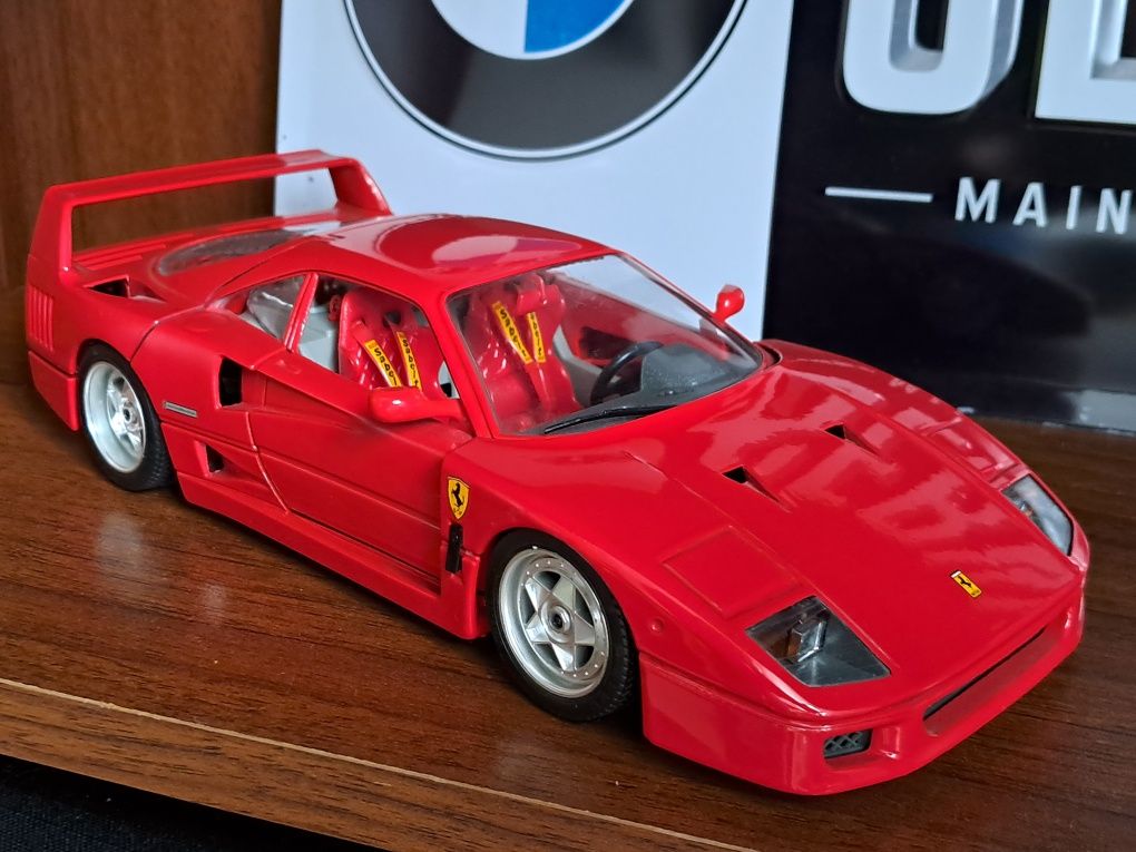 Ferrari F40 wyselekcjonowane skala 1:18