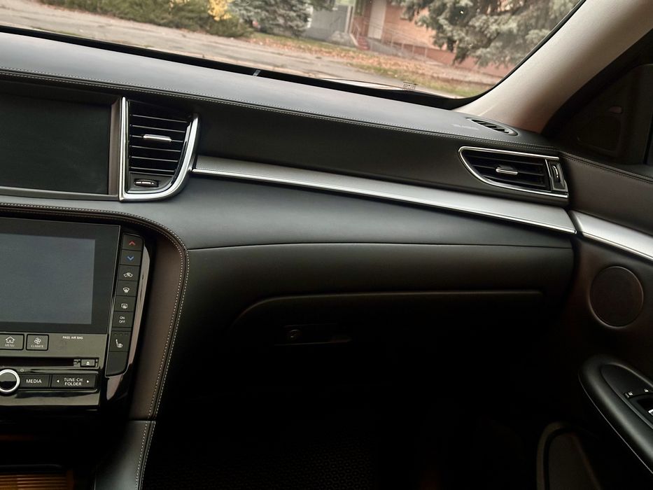 Продам Infiniti QX50