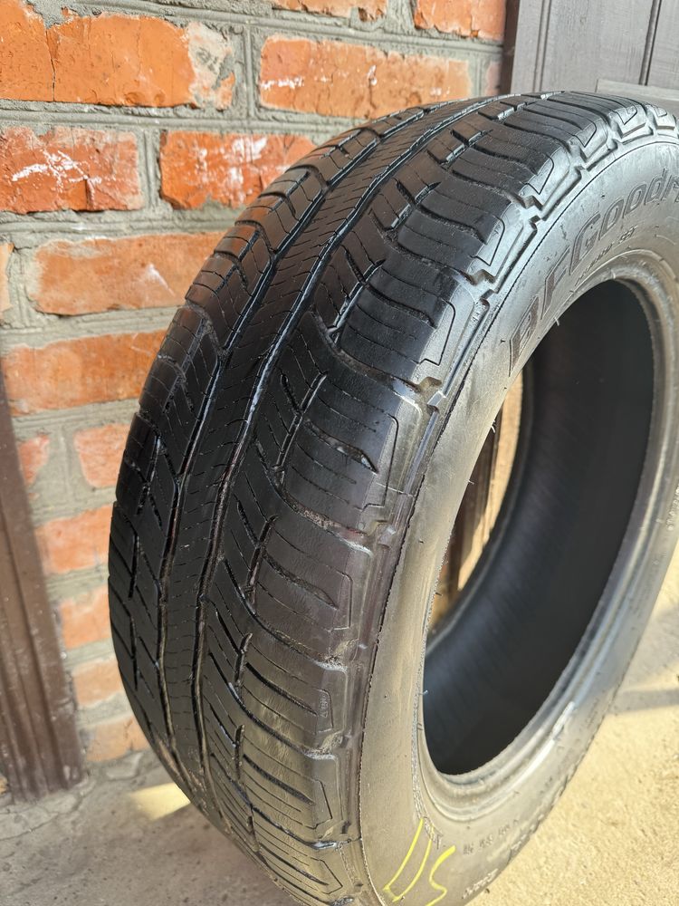 Продам літні шини R17 215/60 BFGoodrich