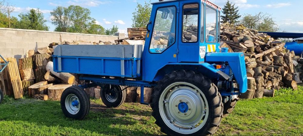 Трактор в гарному технічному стані