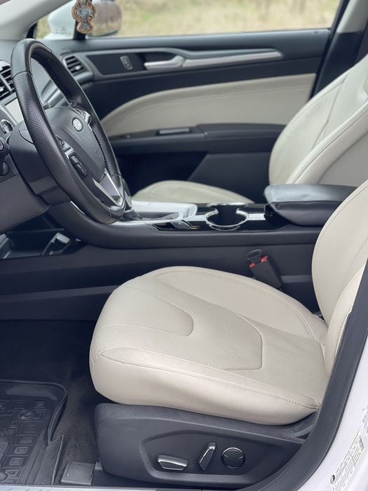 Продам Ford Fusion Plugin Hybrid (PHEV) TITANIUM