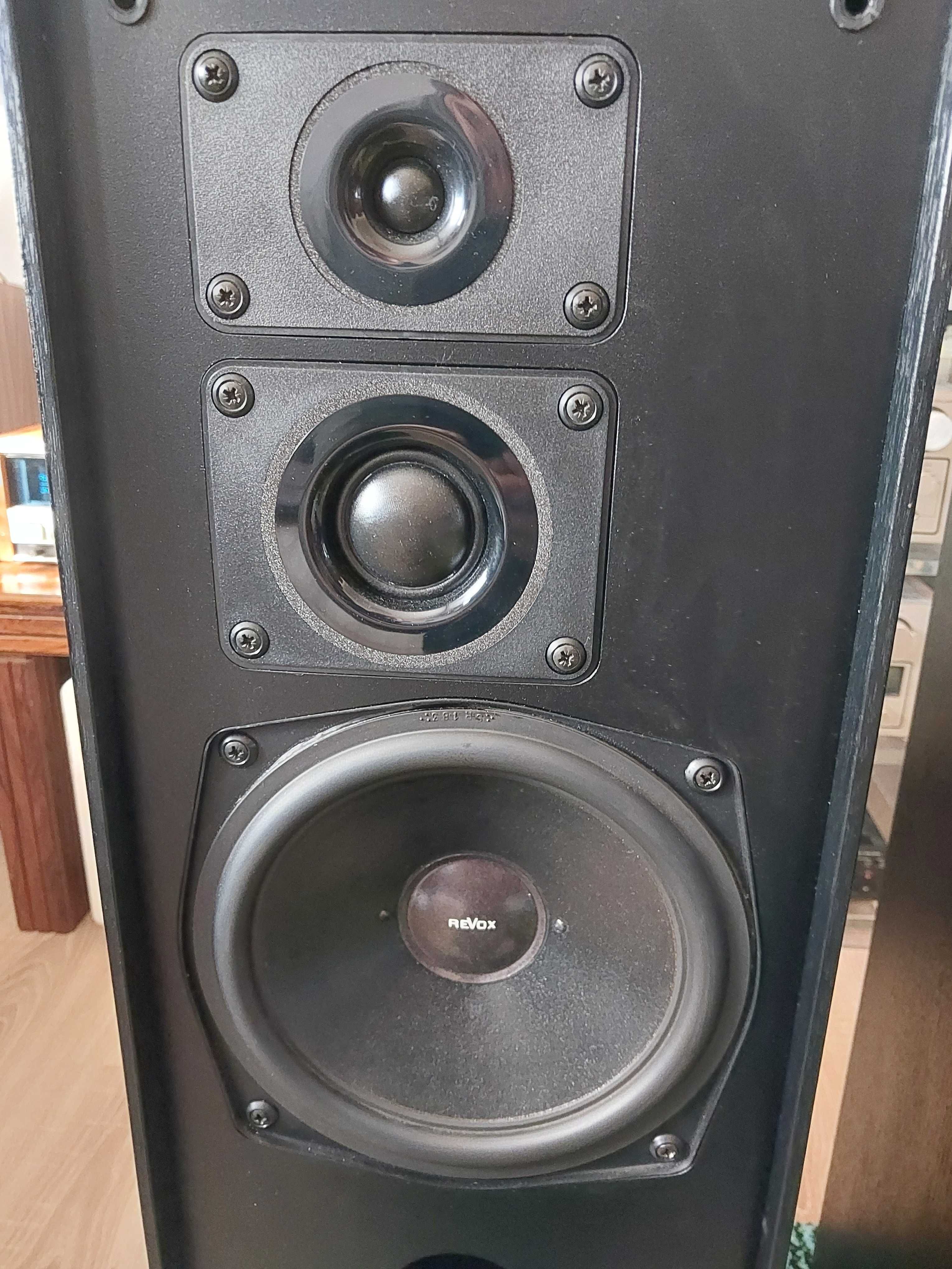 Zadbane kolumny Revox MK X