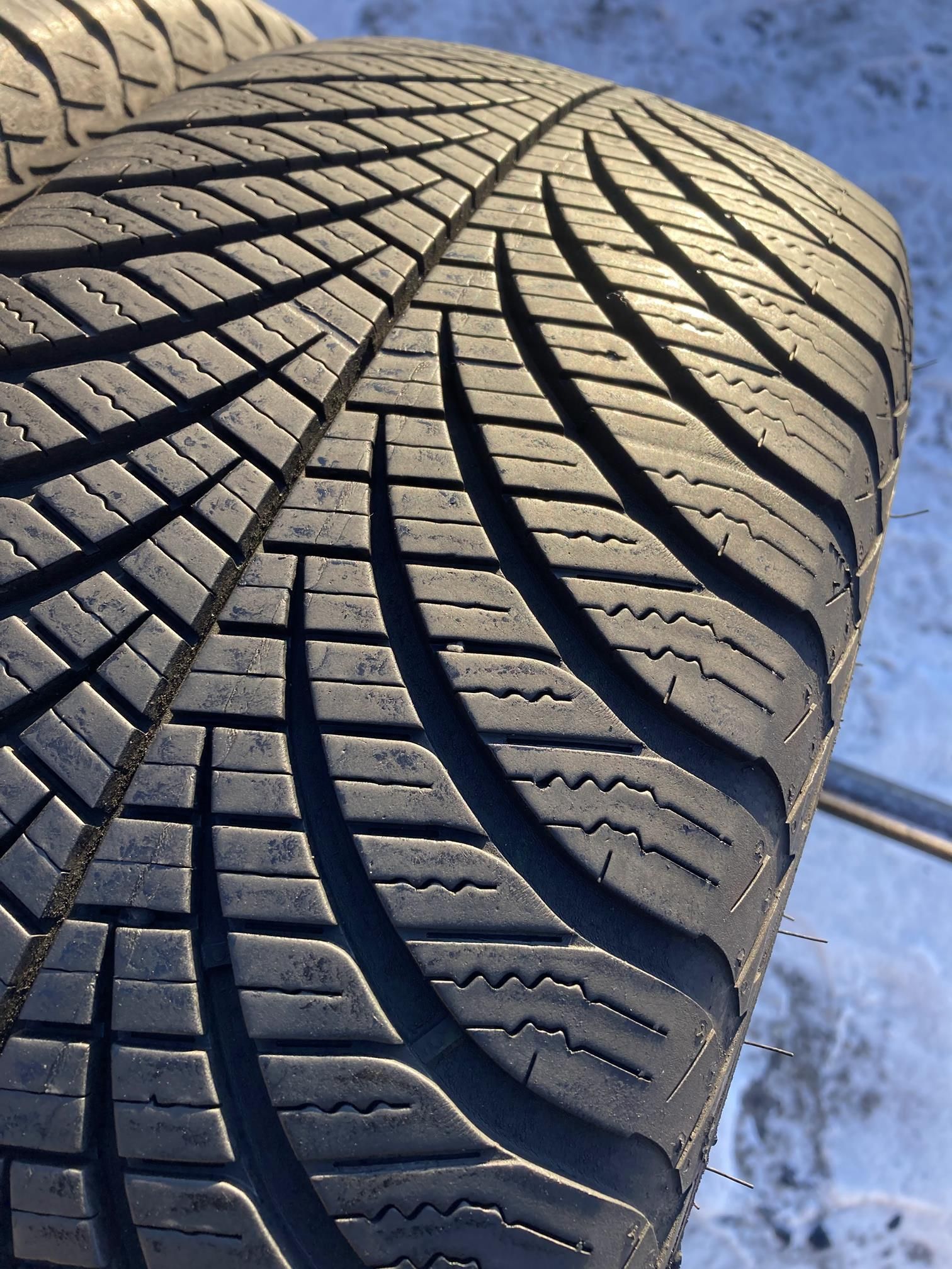 215/60/17 Goodyear Vector 4 Seasons Gen-2 96H