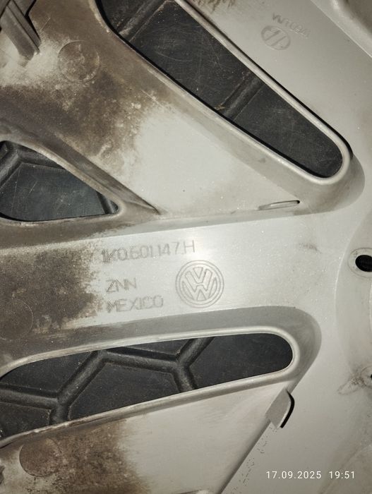 Оригінальні ковпаки Volkswagen R16