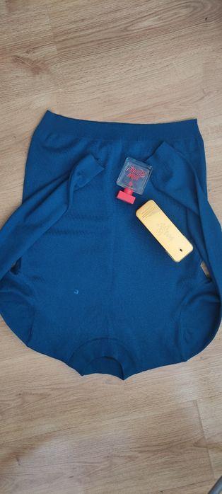 Жіночий светр cacharel, 100%вовна, XS, S