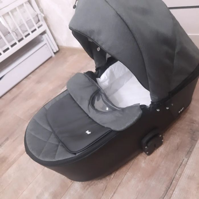 Дитяча коляска в ідеальному стані